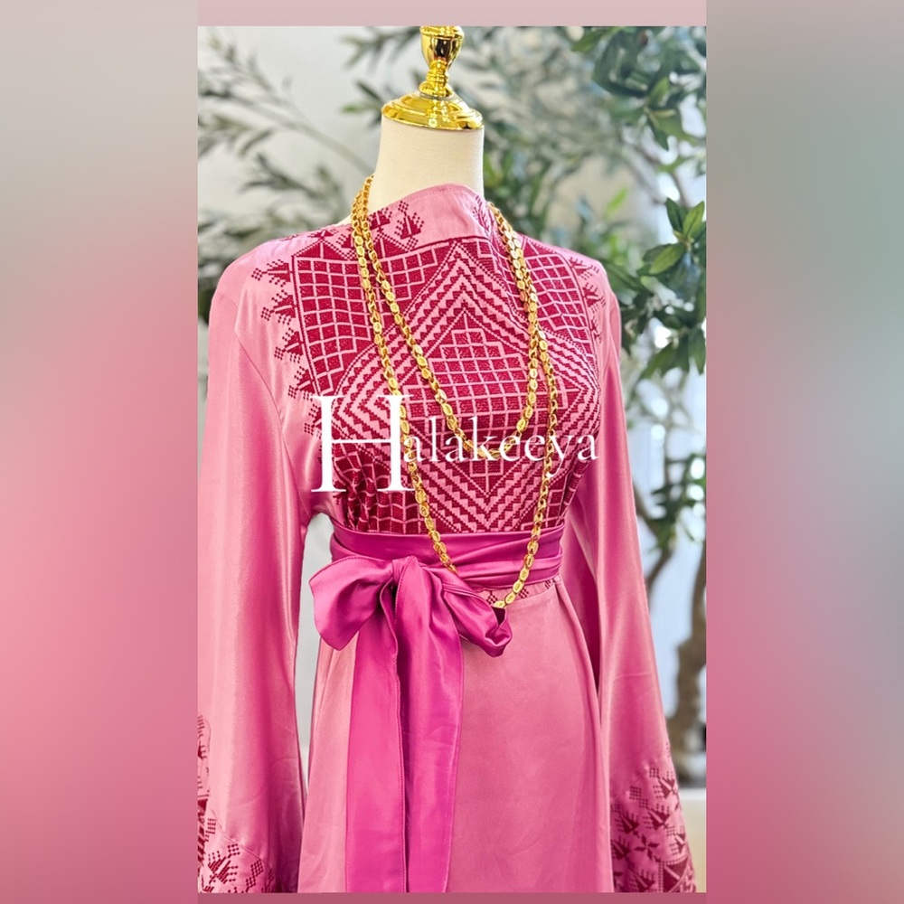 Elegant Pink Satin Palestinian Tatreez Thobe kaftan Dress Wide Sleeves w/ Belt